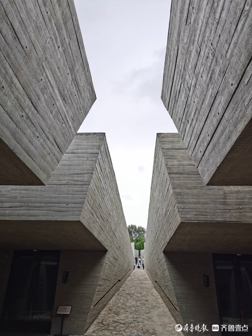 圖集丨探訪威海海源公園一戰華工紀念館_建築_通道_中國