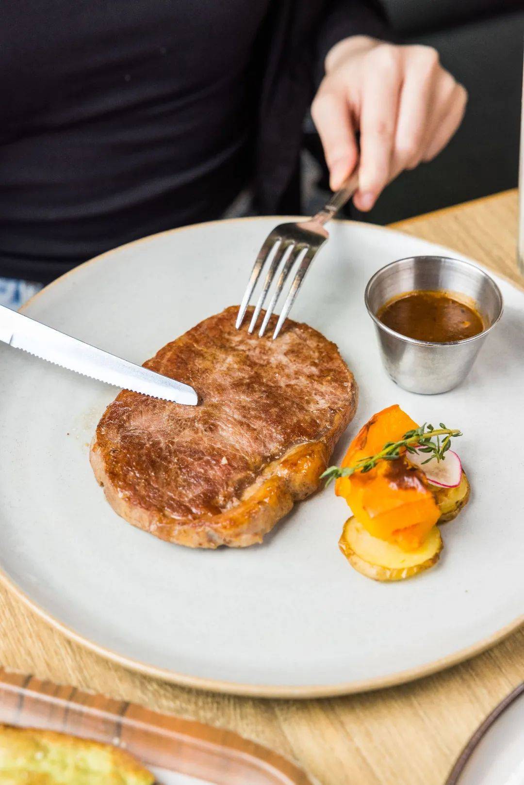 「卡朋西餐」也搞rap?阿华田不服来杠!_外层_雪糕_蛋糕