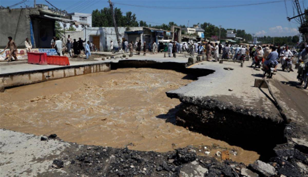 巴基斯坦何以“三分之一国土遭洪水淹没”？降水量达往年3倍，高温致更多冰川融化