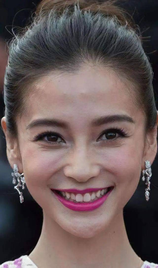 满脸痘,大肚腩,皱纹多,看完这些明星的生图,我突然不焦虑了_刘浩存