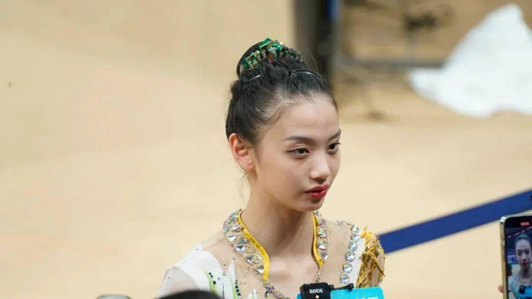 王澜静由郭崎琪,黄张嘉洋,郝婷,王澜静,蒲彦竹组成的中国艺术体操集体