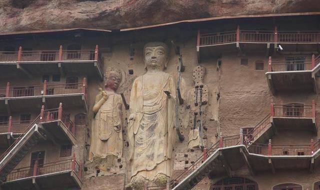 佛教圣地“麦积山”，石壁上到处是钱，数额近千万却至今无人敢动