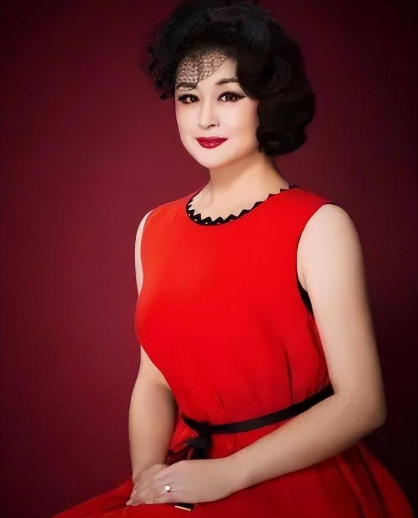 结婚20年无子,赵本山捧她15年,"谢大脚"于月仙的一生有多苦_父亲_母亲