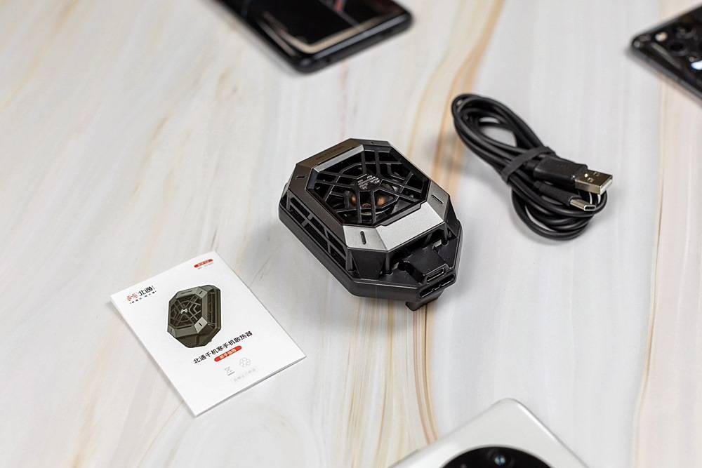 北通千机寒散热器,三档智能控温,让你的手机迅速“退烧”