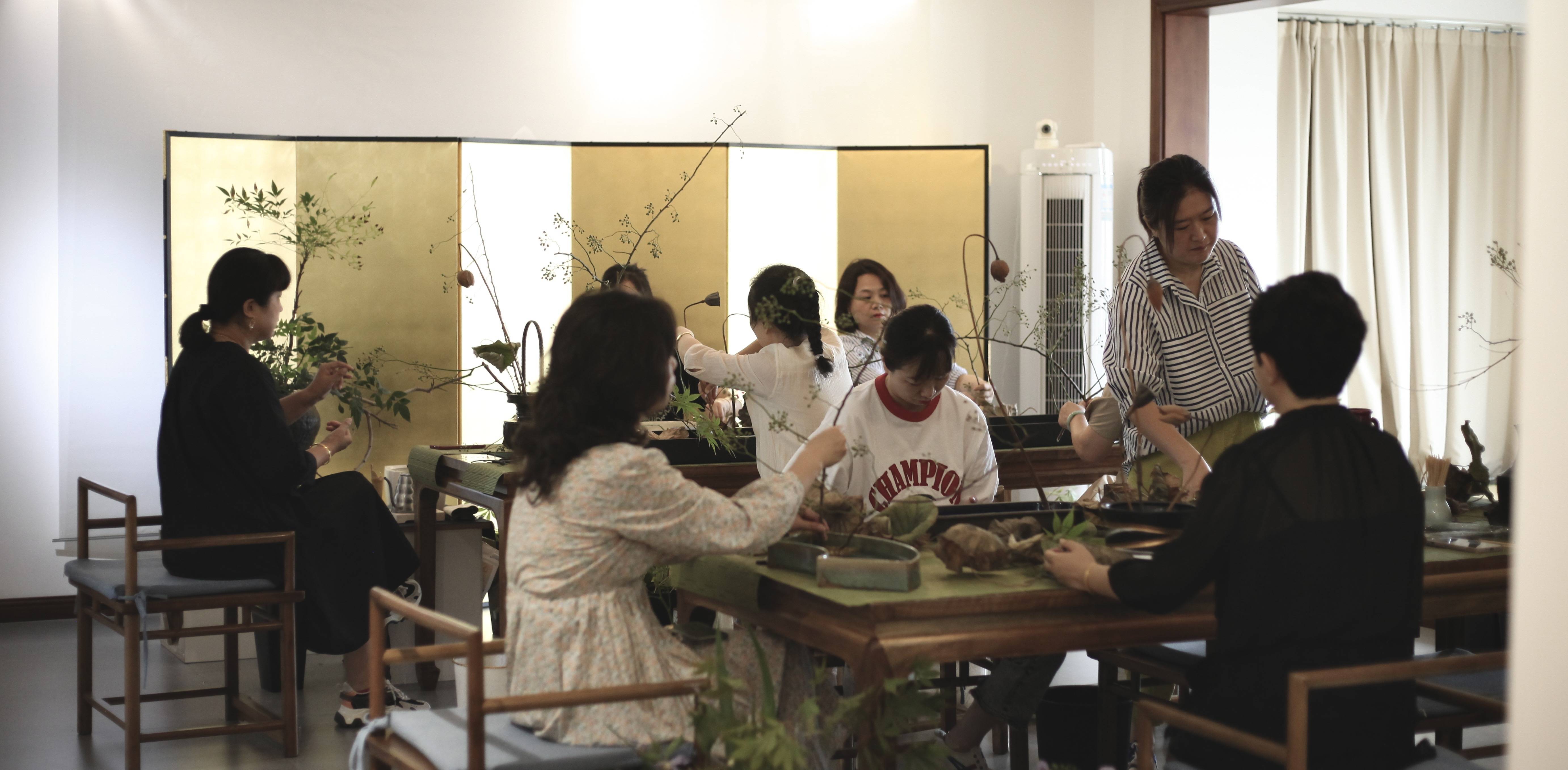 留得枯荷听雨|颓与新意境插花#蘭印象花道专题研修——秋之枯荷 留得枯荷听雨|颓与新意境插花#蘭印象花道专题研修——秋之枯荷