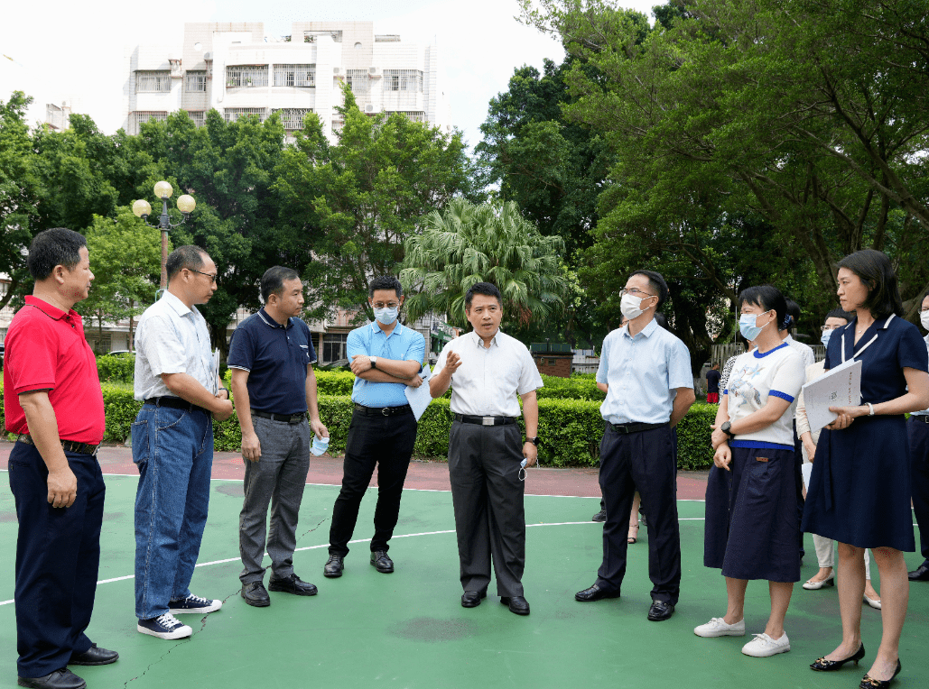 黄志豪调研文明城市创建及无物业小区管理工作