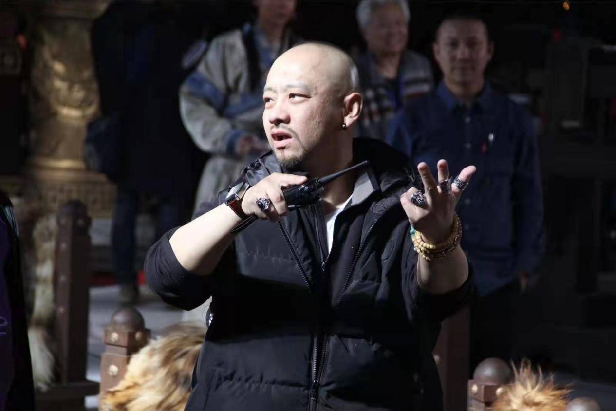 李乐执导音乐歌舞电影 《阿拉腾陶莱》震撼上映_音乐会奏《孤勇者》引