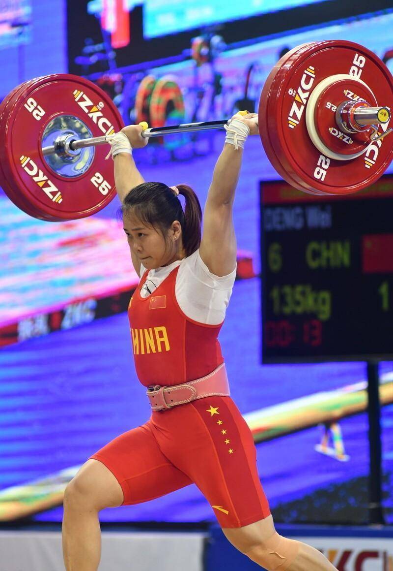 中国举重队公布东京奥运名单,36岁吕小军三朝元老,邓薇因伤无缘_里约