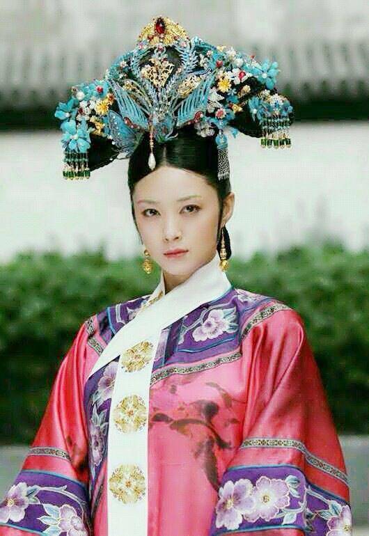 而2011年,叶祖新因在宫廷爱情剧《步步惊心》中饰演"十阿哥",也开始被