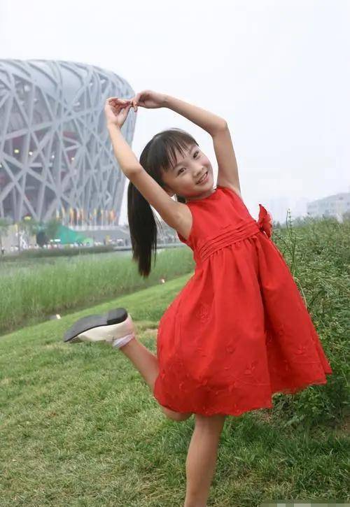"奥运女孩"林妙可:14年前"歌唱祖国"火遍全国,如今她在哪?