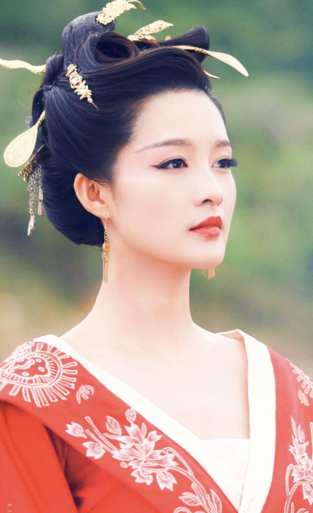 红衣古装女星那些惹人心疼的角色,哪一位是你的意难平?