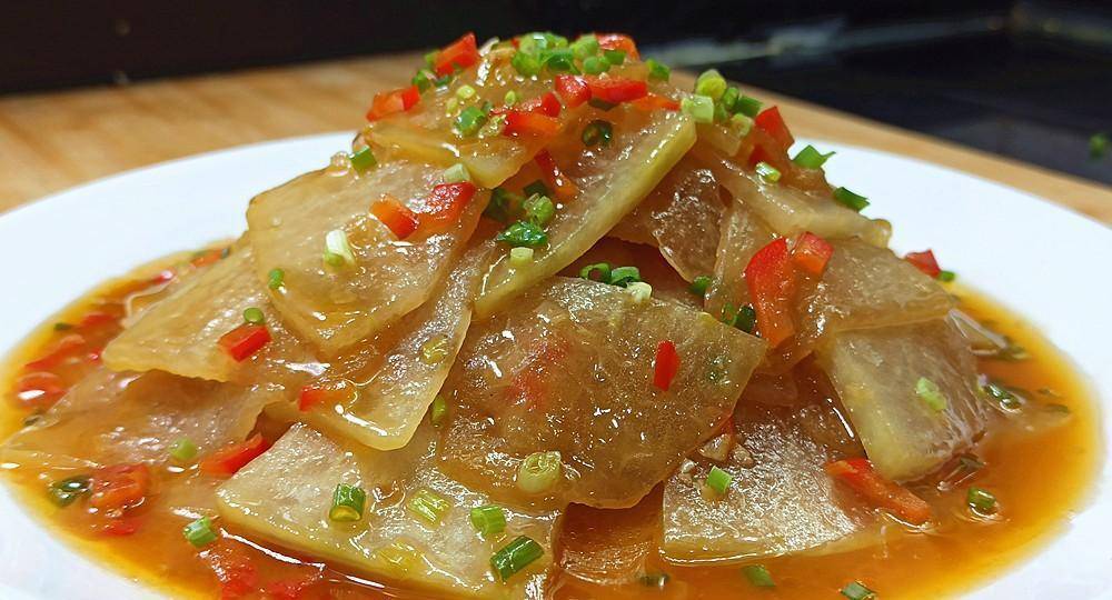 烹饪小贴士——今天和大家分享的这道"小炒冬瓜"就制作完成,做好