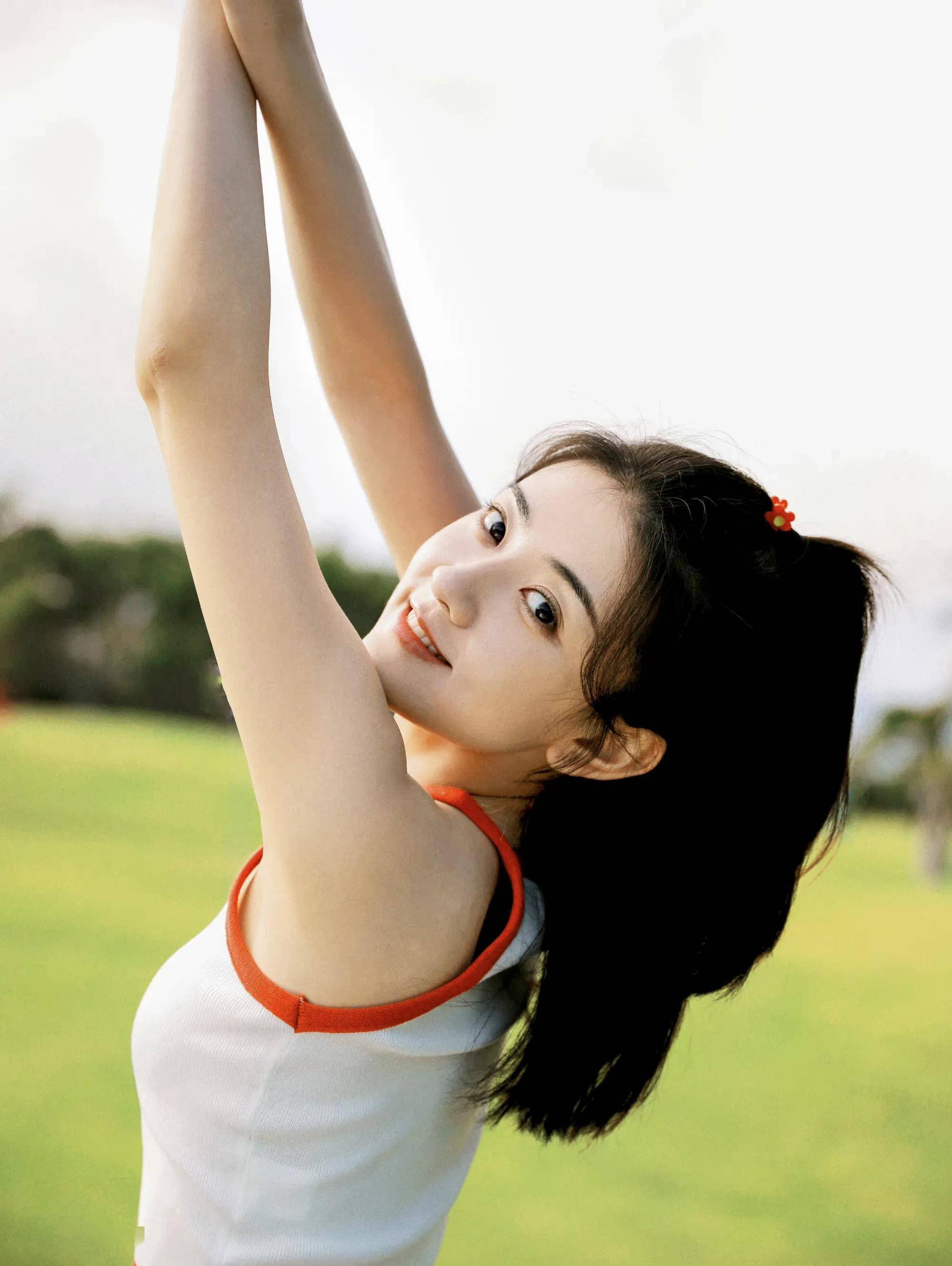 女明星梁洁写真合集:清新靓丽,俊美秀气_梁洁_写真_女明星