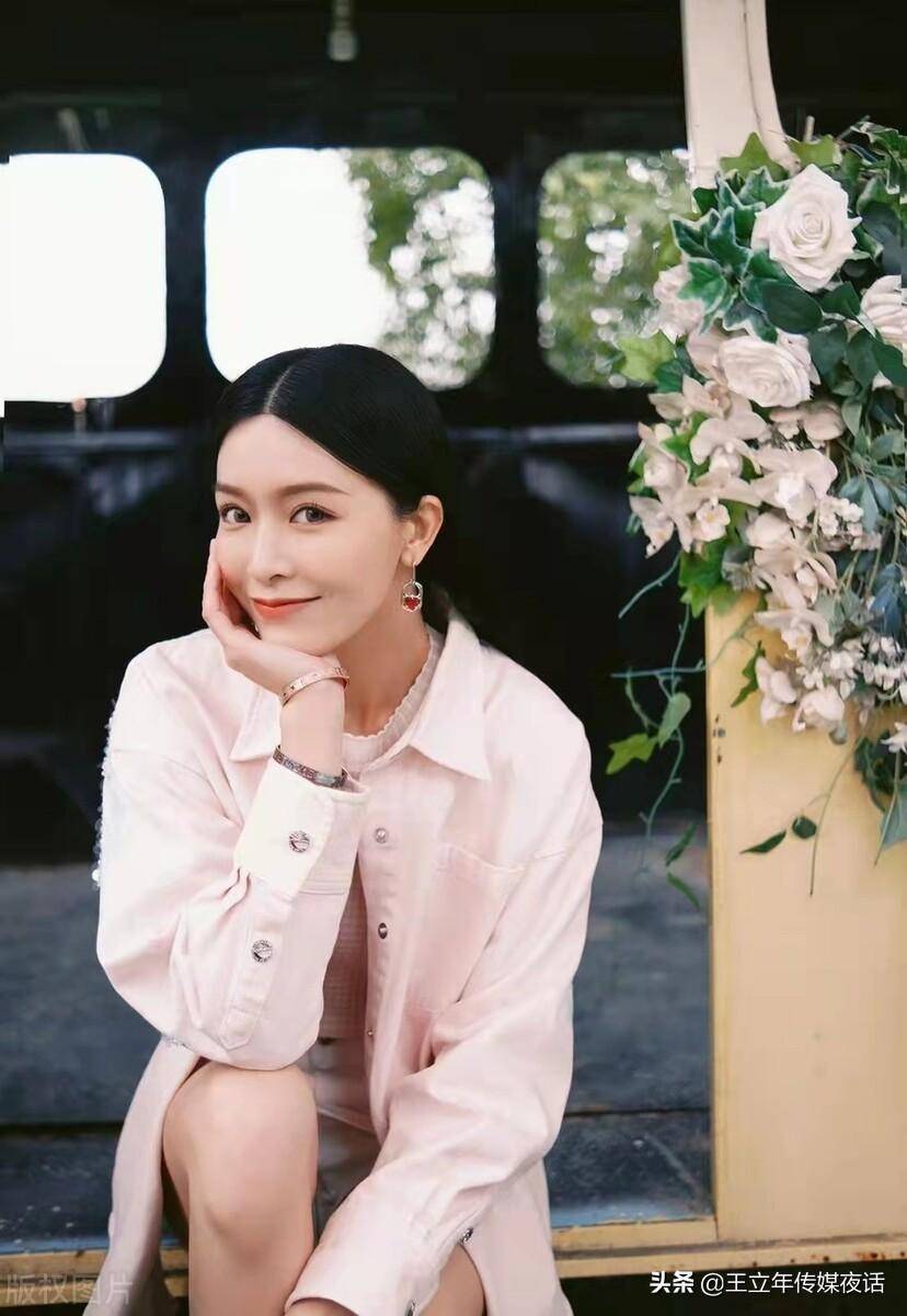 文咏珊misssixty代言写真:花团锦簇又是一年五月天,热辣小甜心_王立年