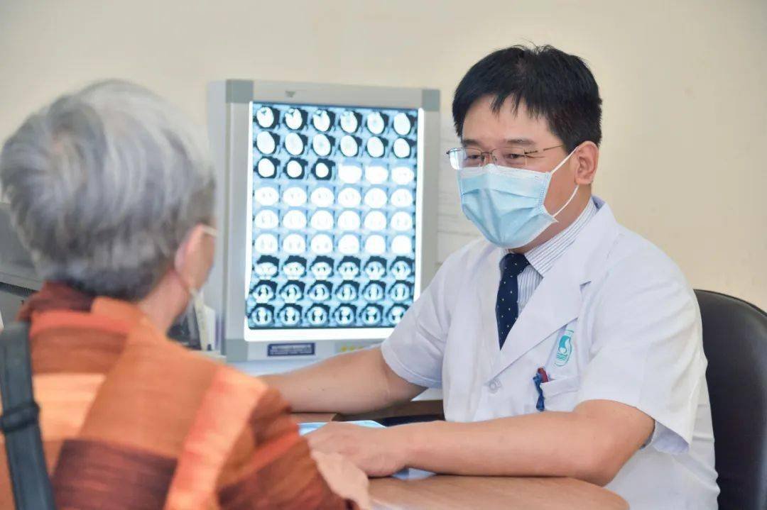 青岛好医生 | 肖军:中西并重 减毒增效 为肿瘤患者带来新希望_治疗