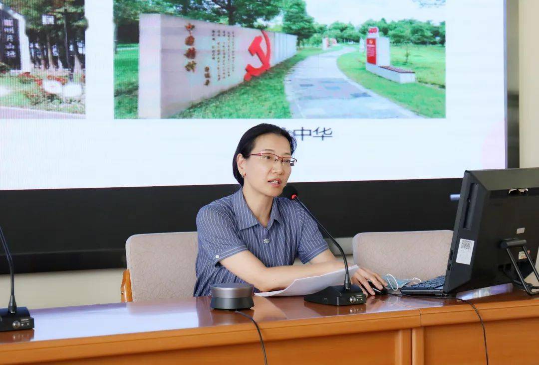 邱蓉_小学_全体师生