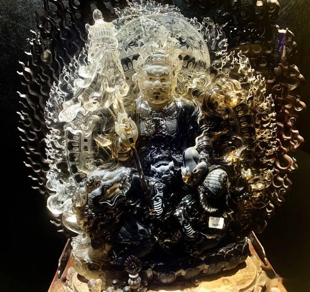 "晶王"又名"水晶二王",1995年1月15日开采于东海县牛山镇曹林村.