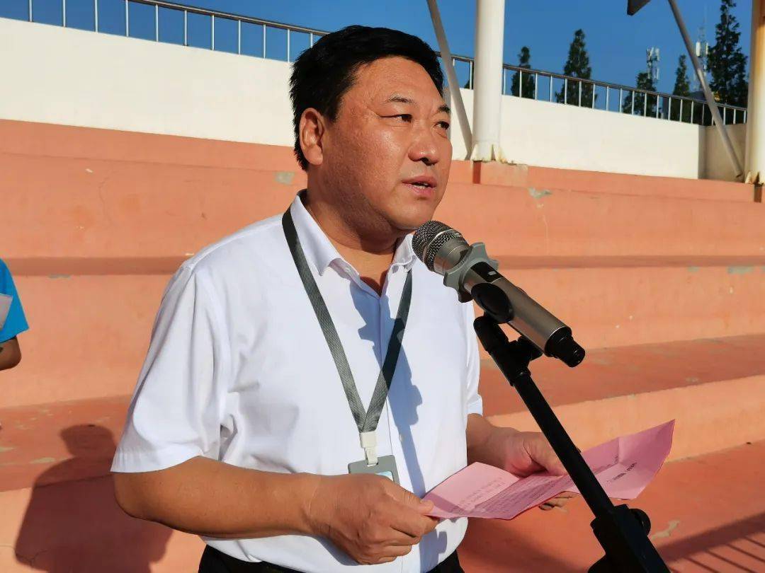 向美而行,做最好的自己_同学_武浩_年级