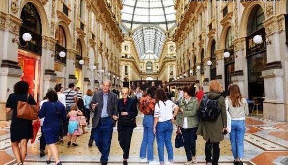 意大利的时尚之都米兰，堪称顶级购物天堂，最受欢迎的却是地摊？