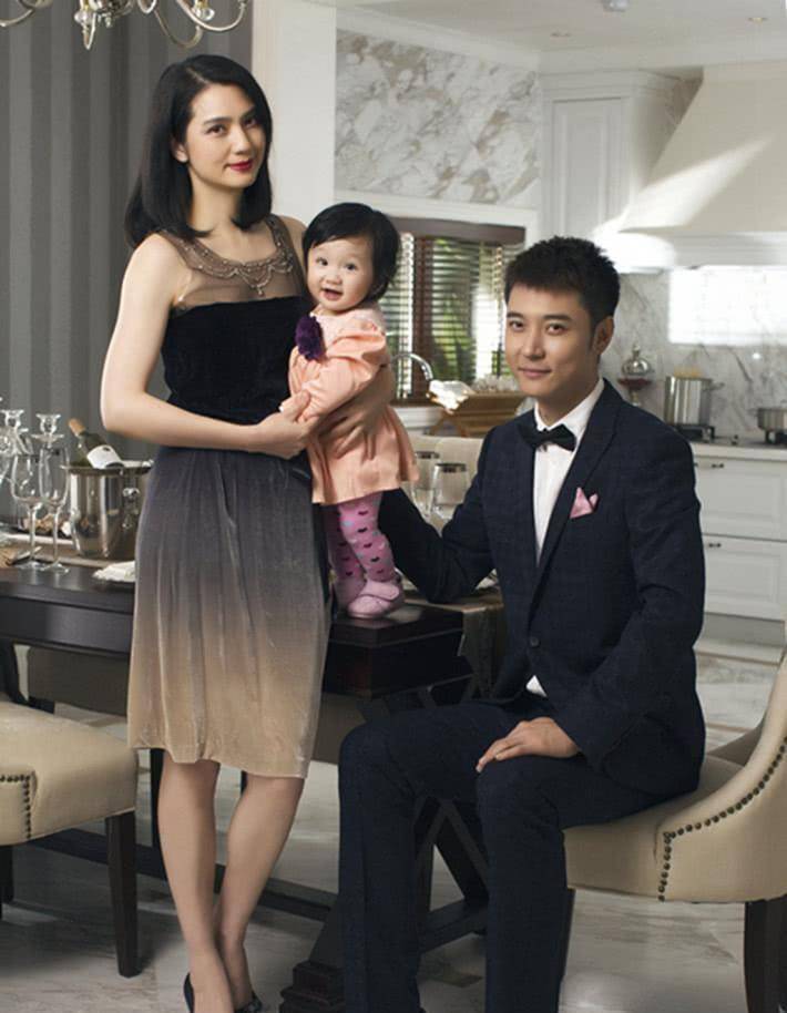 19岁进入娱乐圈,未婚先孕男友不承认,现姐弟恋幸福美满_洪欣_张丹峰