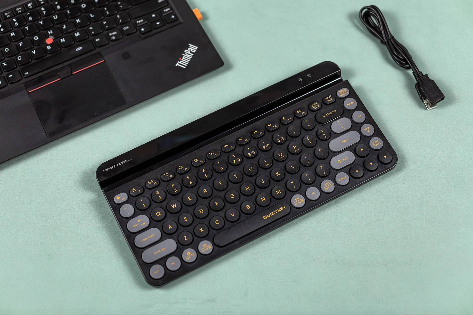 多设备自由切换，双飞燕飞时代FBK30静音键盘，家庭办公贴心好物