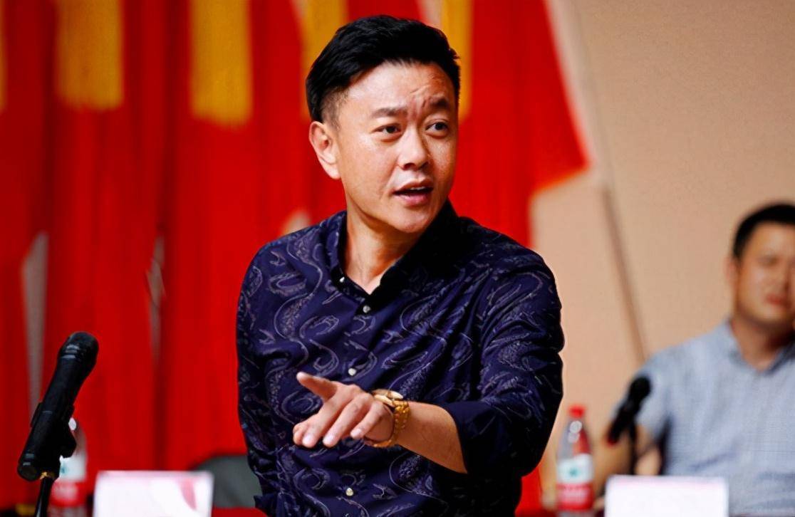 一不小心身价上亿,出道14年钟爱跑龙套_冯嘉怡_因为_演艺圈