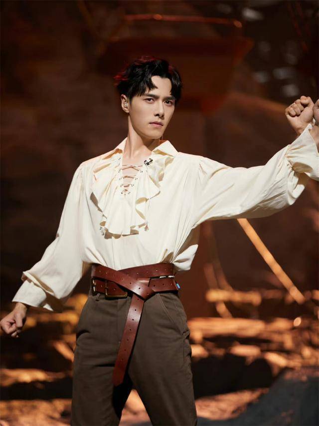 披荆斩棘:温兆伦一轮游太意外,方逸伦被淘汰太可惜_舞台_哥哥_观众