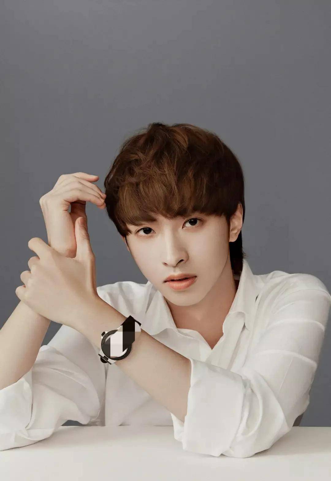 庾恩利与伊能静一起捞金变帅,庾澄庆意外摔伤父爱无声_儿子_父亲_方式