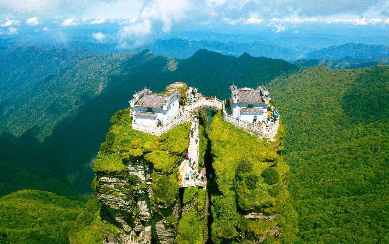 珍贵的梵天净土,是十大避暑名山之一,更被誉为"地球绿洲"_梵净山_铜仁