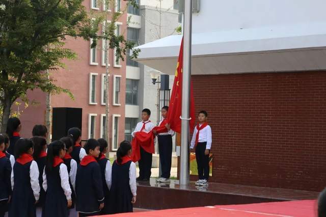 宿迁市泗阳双语实验学校2022年秋季开学典礼隆重举行_未来_九月_祝福