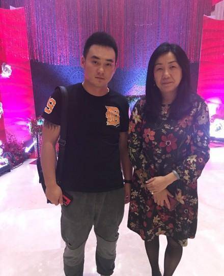 乒乓奥运冠军乔红,50岁低调步入了婚姻的殿堂,丈夫是谁已成谜_王楠