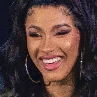 Cardi B 每年靠 OnlyFans 赚一亿美元…_收入_平台_Blac