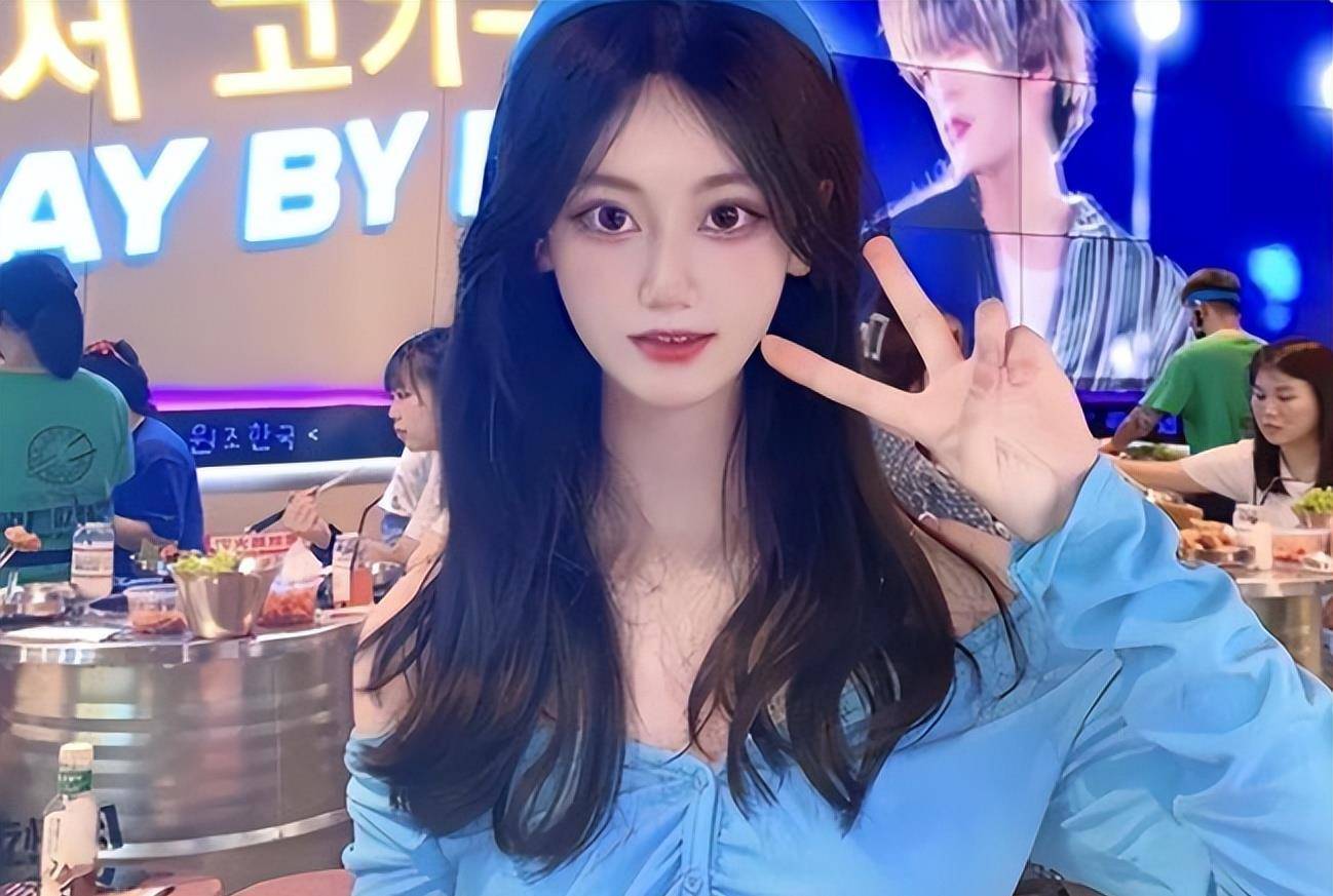 中传艺考美女校花走红,高颜值叫人艳羡不已,名字更是霸气十足_艺术