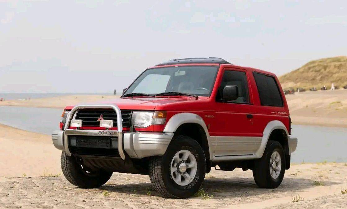 实拍双门三菱帕杰罗,v6引擎 分时四驱 短轴距,霸气_搜狐汽车_搜狐网