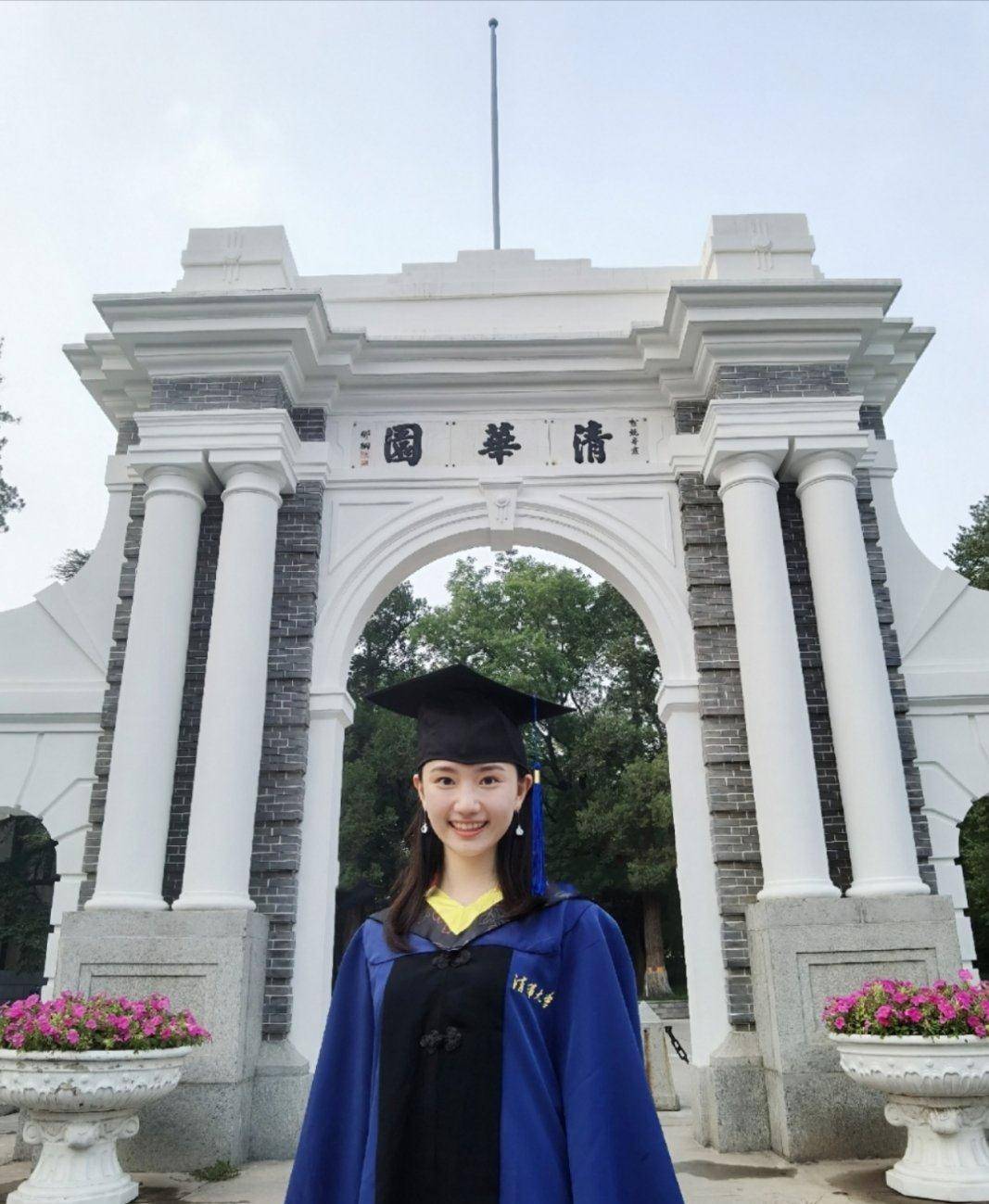 清华园里的童星叶子,为学习退出娱乐圈后,高考673分圆梦清华_小姑娘