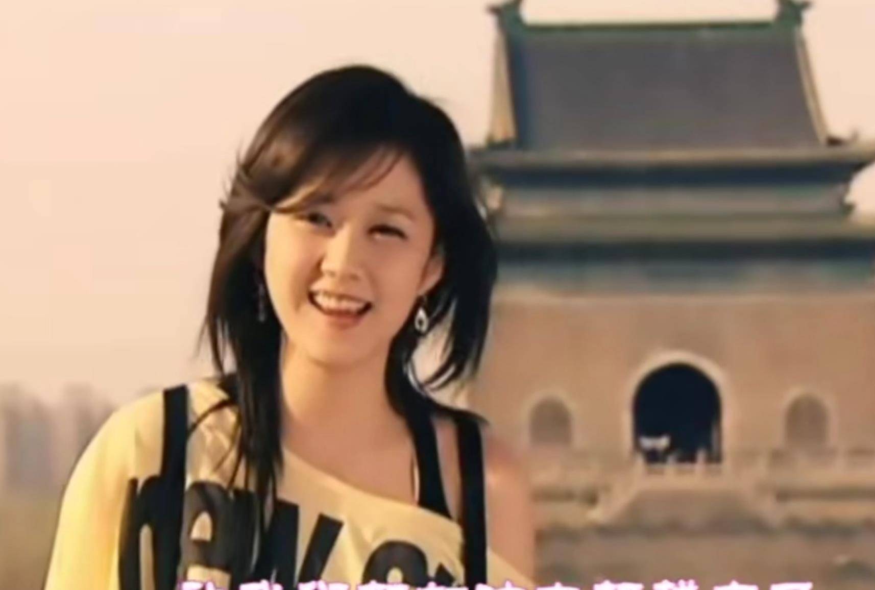 华语乐坛的歌手们齐出动,录制了奥运歌曲《北京欢迎你》.