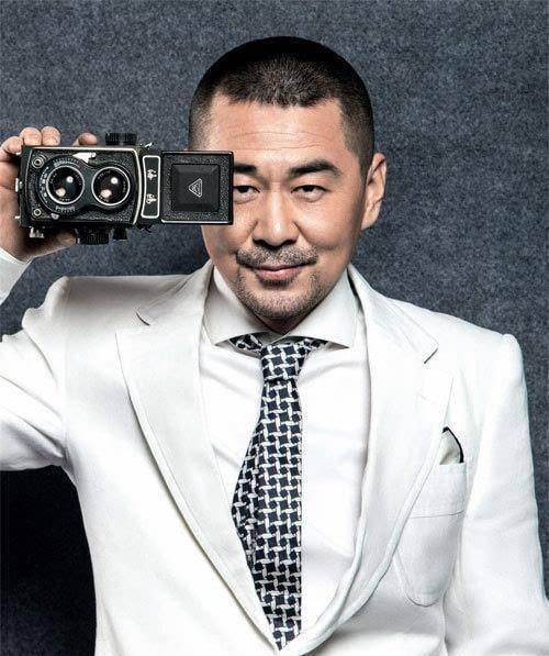 52岁陈建斌为妻子庆生!