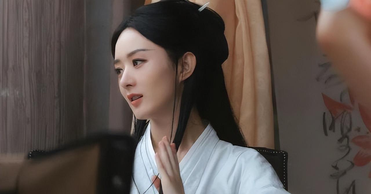 《与凤行》是赵丽颖和林更新领衔主演的古装剧,改编自九鹭非香的同名