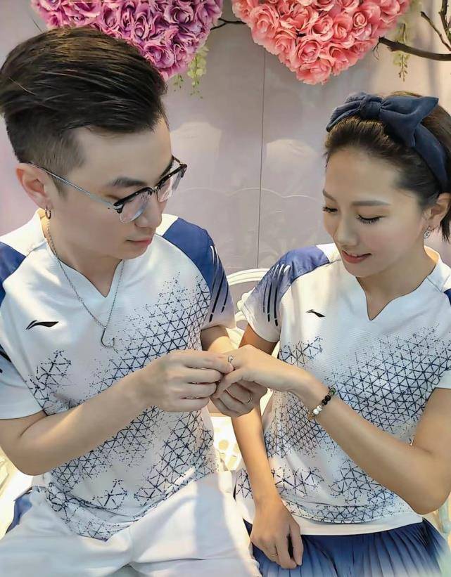 情感之事冷暖自知,我们也希望周宜轩与丈夫能多一些交流与沟通,让感情