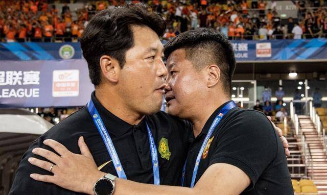 中国足球,榨干当地年轻壮派教练的每一个人才