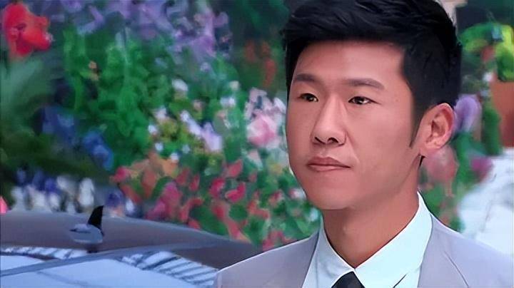 程雷是电视剧暴风眼里面最重要的角色.