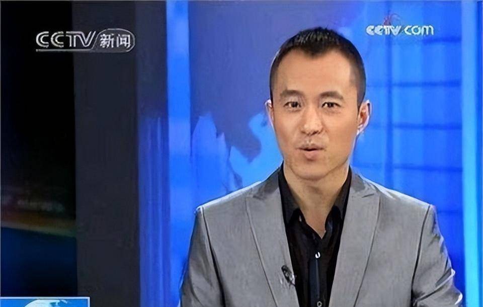 电视主播成为"阶下囚",如今卖货仅百人围观,邱启明可曾后悔?