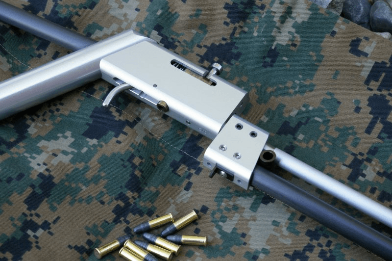 pack rifle生存步枪:自带手电筒,能当鱼竿用的生存步枪