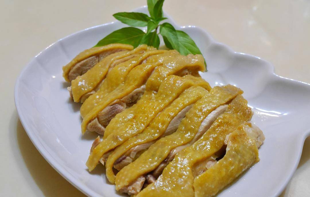 这道"油鸡",懒人版做法,只要电锅20分钟就能快速完成,太香了_冷藏