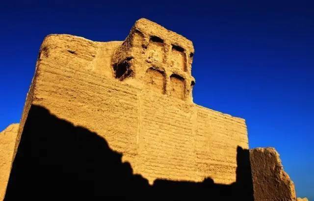 吐鲁番交河故城佛塔_西域_建筑_佛寺