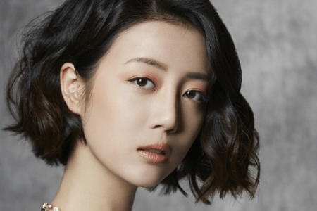 2,李溪芮,两个人因为合作了漂亮的李慧珍这部剧,从而成为了好闺蜜的