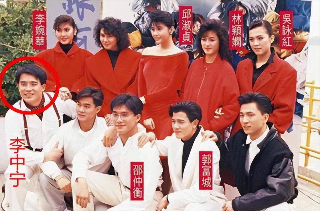 香港过气明星:酷似梁朝伟,无奈当保安,撞脸谢霆锋,转行开公交_伍伟乐