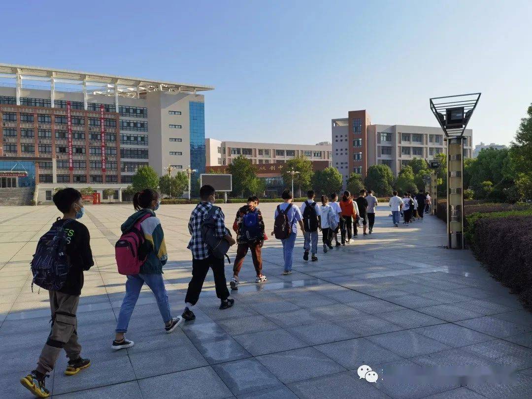 三贤高中:新学期,新学校,新征程,新面貌,新期待_桃李_全体师生_邓教之