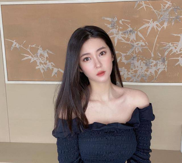 刘晓宇前女友钟鹿纯晒新照!