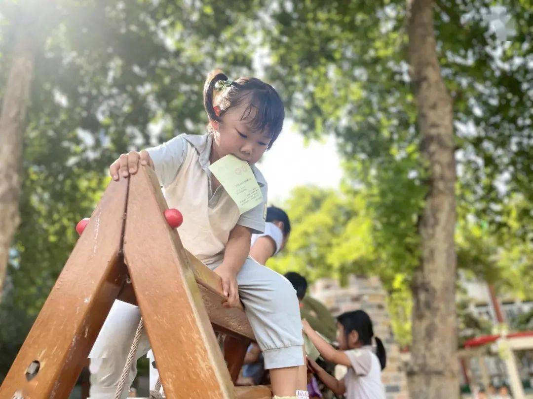 河南省军区机关幼儿园,幼儿园位于经六路,占地27亩,3700平方米的教学